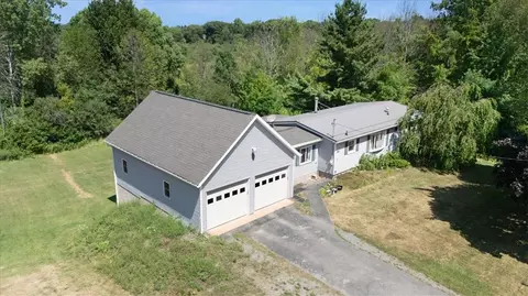2109 Bailey Rd, Ontario, NY 14519