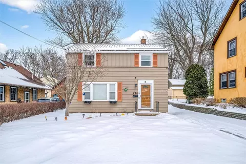 226 Peart Ave, Irondequoit, NY 14622