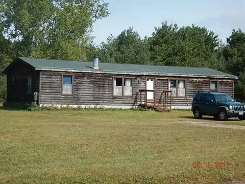 36 Bingham Rd, Granby, NY 13126
