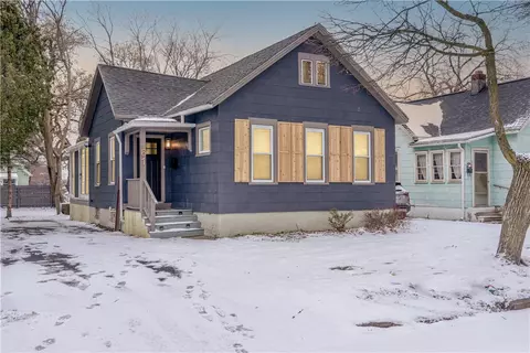 61 Allmeroth St, Rochester, NY 14620