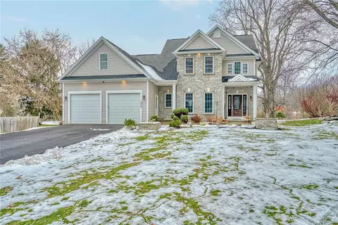 1272 State Rd, Webster, NY 14580