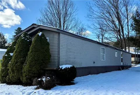 94 Willow Cir, Painted Post, NY 14870 photo 4