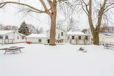 131 Meadow Cir, Irondequoit, NY 14609 photo 7