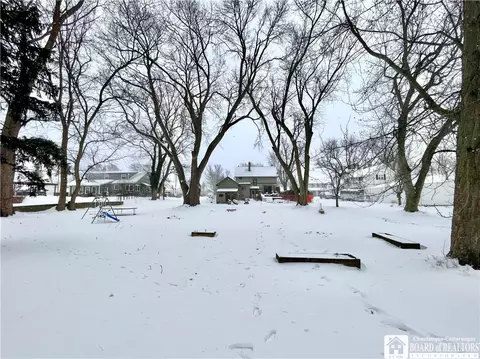 Exterior - 86 E Green St, Dunkirk, NY 14048 photo 4 of 9