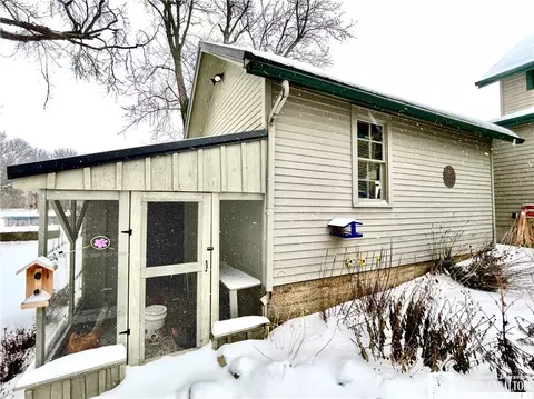 Exterior - 86 E Green St, Dunkirk, NY 14048 photo 5 of 9