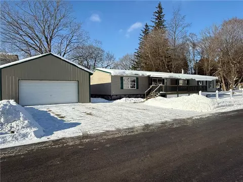 7 Canadarago St, Richfield, NY 13439