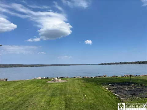 2398 Lakeside Dr, Busti, NY 14710