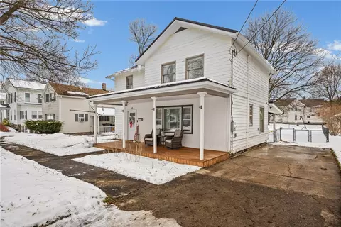 Exterior - 40 Spencer St, Lyons, NY 14489 photo 2 of 10