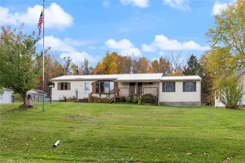 7639 Cardinal Rd, Wolcott, NY 14590