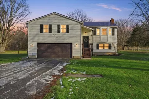 1437 Hosmer Rd, Somerset, NY 14012