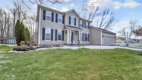 340 Creighton Ln, Greece, NY 14612