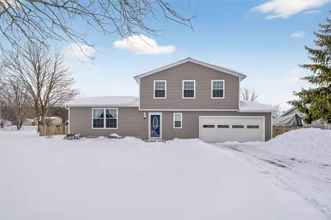 47 Alderbush Ln, Hamlin, NY 14464