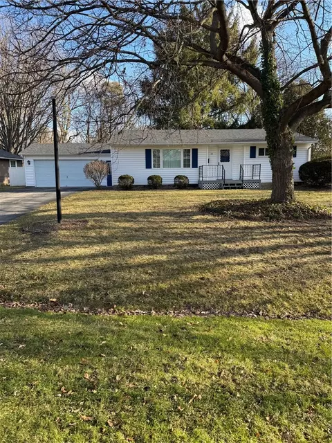 42 E Cavalier Rd, Wheatland, NY 14546