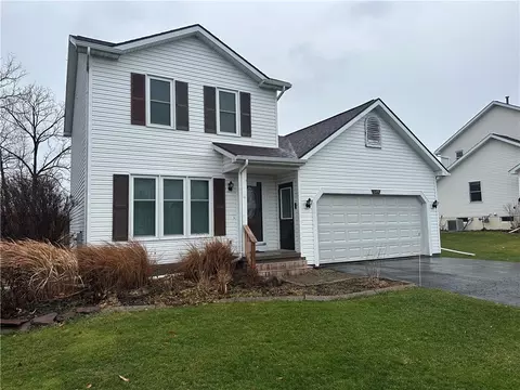 329 Chadlee Dr, Brockport, NY 14420
