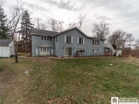 35 Crooked Brook Dr, Dunkirk, NY 14048