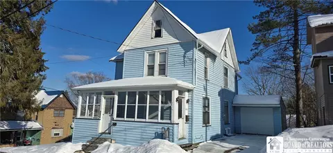 210 Welsh St, Kane, PA 16735