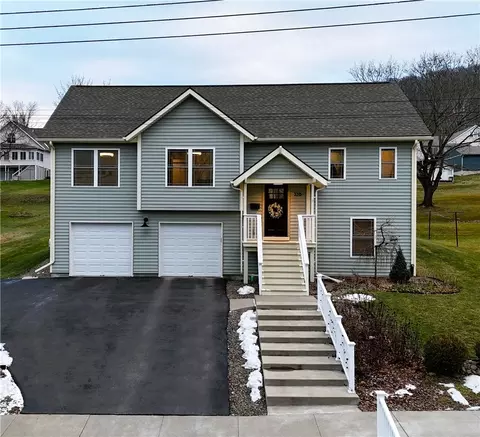 326 W 1st St, Corning, NY 14830