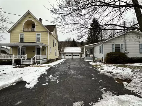 9 11 New St, Walton, NY 13856