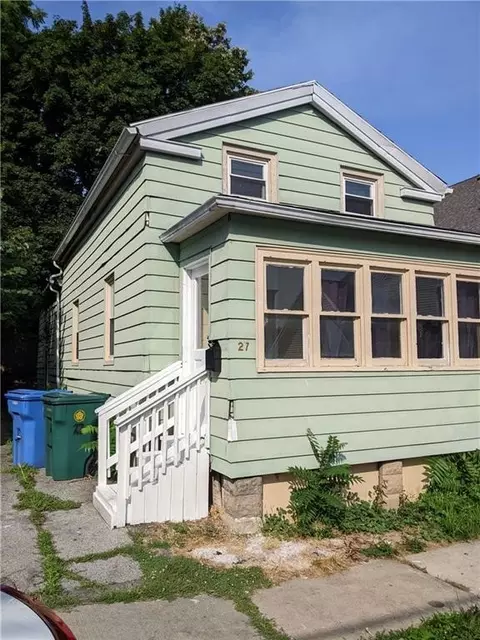 27 Leavenworth St, Rochester, NY 14613
