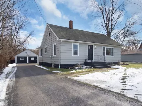 6454 Furnace Rd, Ontario, NY 14519