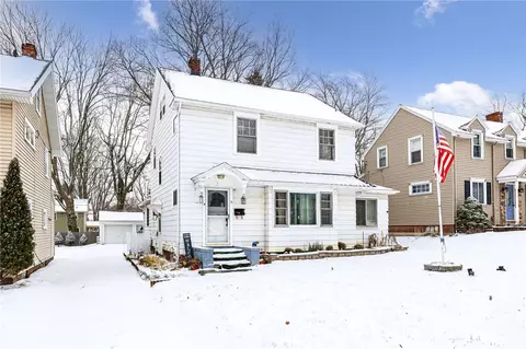 5 Ellis Dr, Gates, NY 14624
