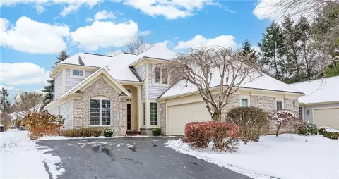125 Regatta Dr, Webster, NY 14580