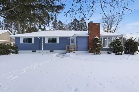 6 Newport Rd, Irondequoit, NY 14622