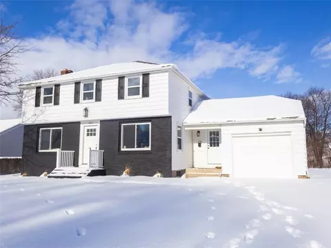 262 Simpson Rd, Irondequoit, NY 14617