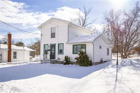 33 Clark St, Sweden, NY 14420