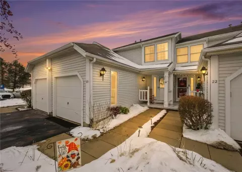 20 Jordache Ln, Ogden, NY 14559