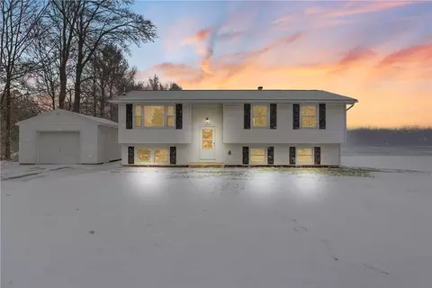 16573 Kenmore Rd, Kendall, NY 14476