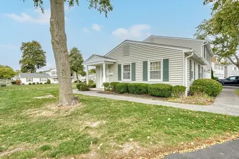 23 Acorn Ln, Perinton, NY 14450