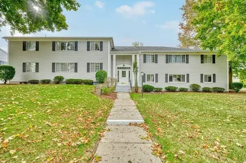 24 Colonial Pkwy #B, Pittsford, NY 14534