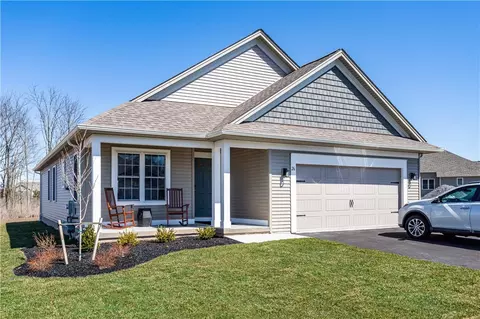 6127 Caleb Ct, Farmington, NY 14425