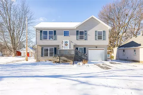 89 Ardella St, Gates, NY 14606