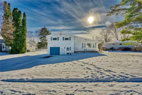 791 Rumson Rd, Greece, NY 14616