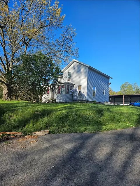 2351 Lyon Rd, Palmyra, NY 14522