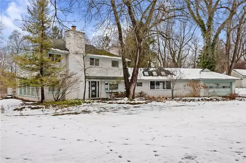264 Clover Hills Dr, Rochester, NY 14618
