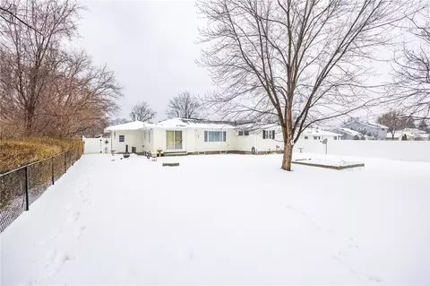74 Meyerhill Cir E, Irondequoit, NY 14617 photo 5