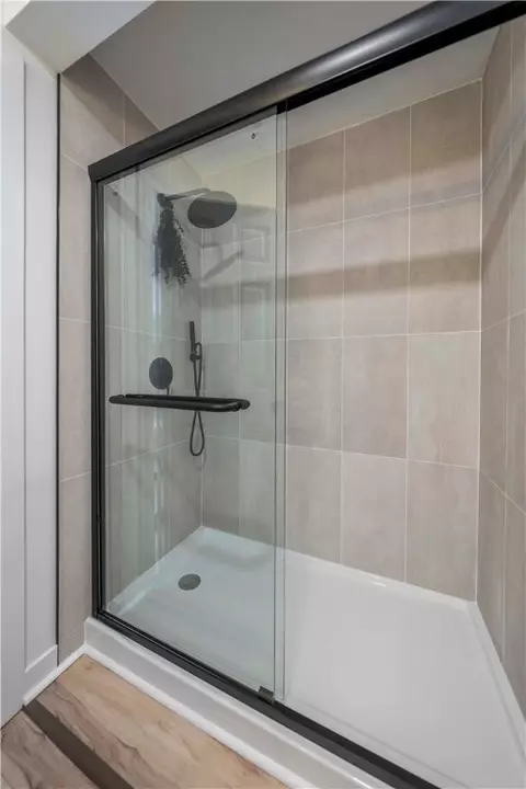 Bath - 46 Dewey Ave, Irondequoit, NY 14617 photo 6 of 9