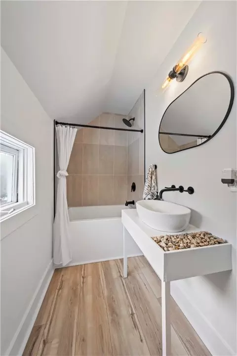 Bath - 46 Dewey Ave, Irondequoit, NY 14617 photo 8 of 9