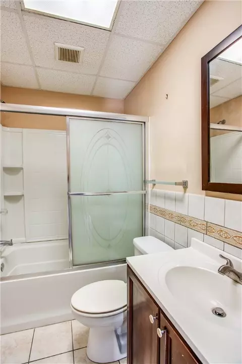 Bath - 126 Knapp Ave, Irondequoit, NY 14609 photo 2 of 3