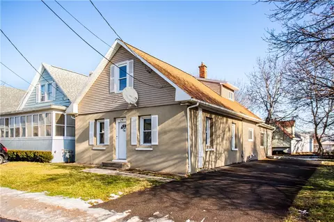 126 Knapp Ave, Irondequoit, NY 14609