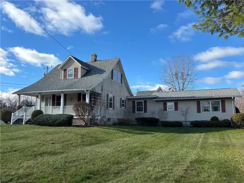 118 Central Ave, Jerusalem, NY 14478
