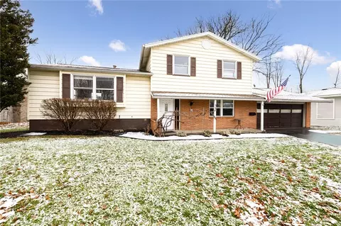 32 Black Walnut Dr, Greece, NY 14615