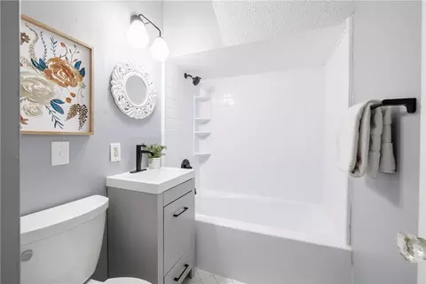 Bath - 874 Helendale Rd, Irondequoit, NY 14609 photo 1 of 2
