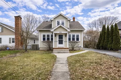 874 Helendale Rd, Irondequoit, NY 14609