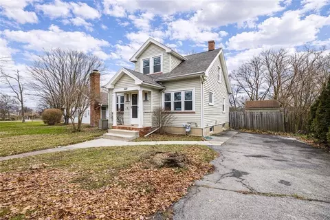 Exterior - 874 Helendale Rd, Irondequoit, NY 14609 photo 2 of 4