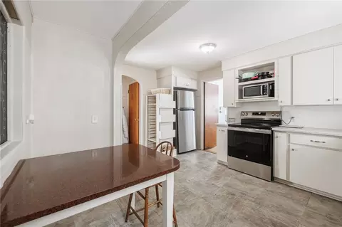 Kitchen - 166 Thorncliffe Dr, Irondequoit, NY 14617 photo 3 of 3