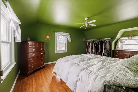 Bedroom - 166 Thorncliffe Dr, Irondequoit, NY 14617 photo 1 of 8